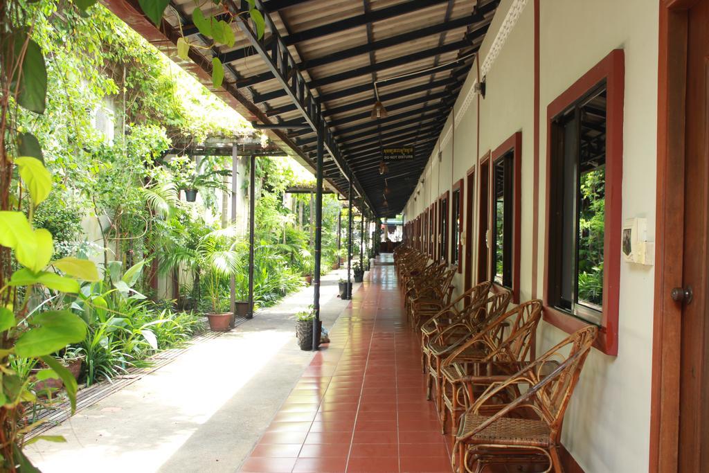 Zana Beach Guesthouse Сиануквиль Экстерьер фото